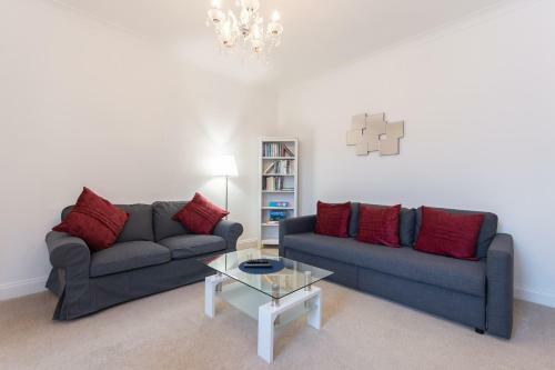 Glebe Street Apartment
