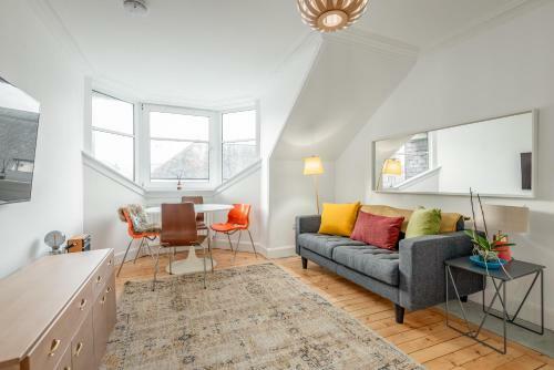 Chic Central 2 Bed Loft Apartment