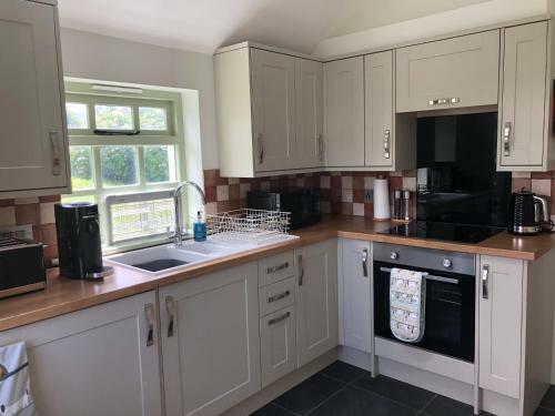 Picture Perfect Cottage In Rural Tintagel