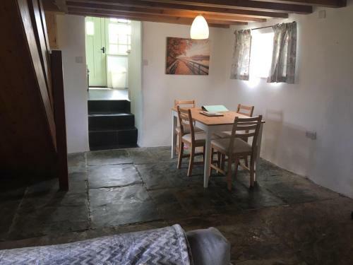 Picture Perfect Cottage In Rural Tintagel