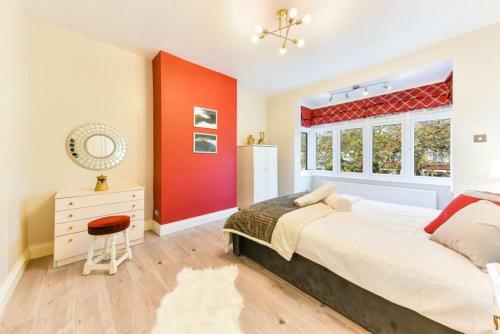 4 Bedroom Family House