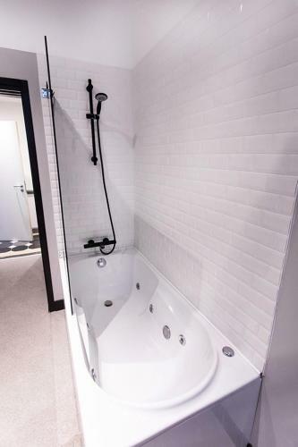 Apartamento Gitadin - Deluxe Suite Rousseau - Historical Center