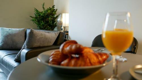 Luxury Corporate Modern Apartment