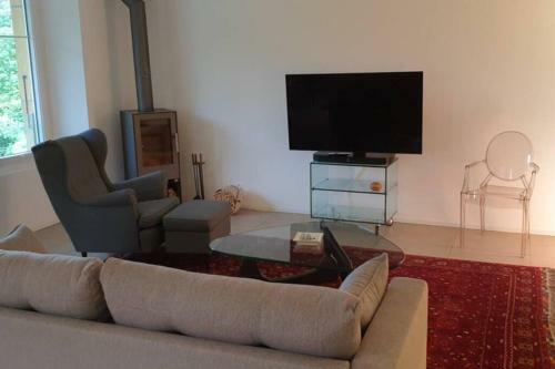 Apartamento V�ens, St-blaise, Logement Entier - 2 Chambres