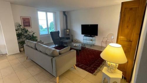 Apartamento V�ens, St-blaise, Logement Entier - 2 Chambres
