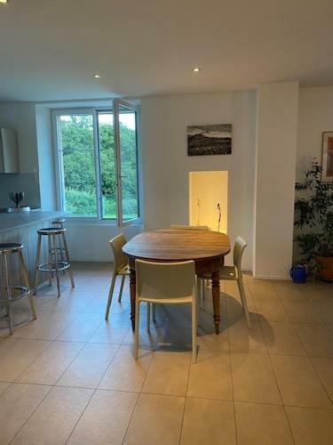 Apartamento V�ens, St-blaise, Logement Entier - 2 Chambres