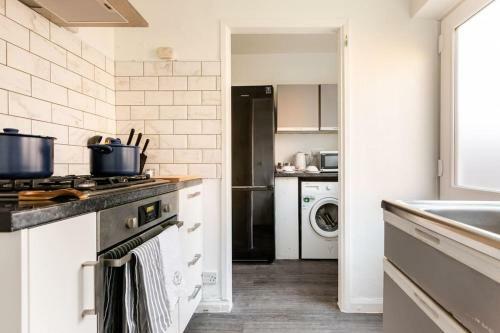Apartamento Moydom Cosy Apt Sleeps 4 With Self Breakfast & Carpark