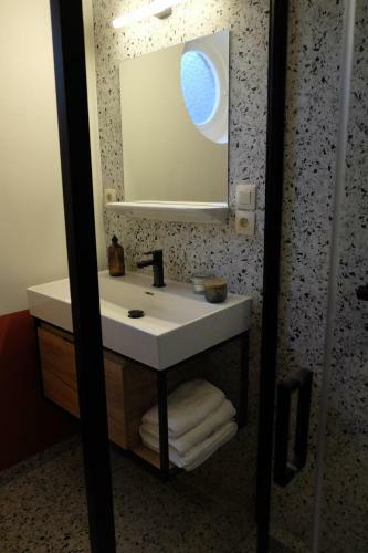 Apartamento Interbellum Appartment @ Trainstation Mechelen