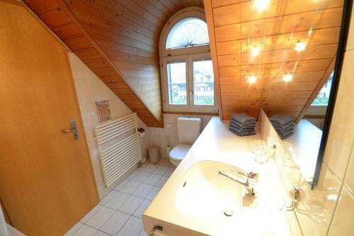 Modern Penthouse Apartment, Close To Everything