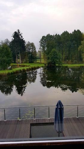 Les �tangs Du Thioux Bed & Breakfast