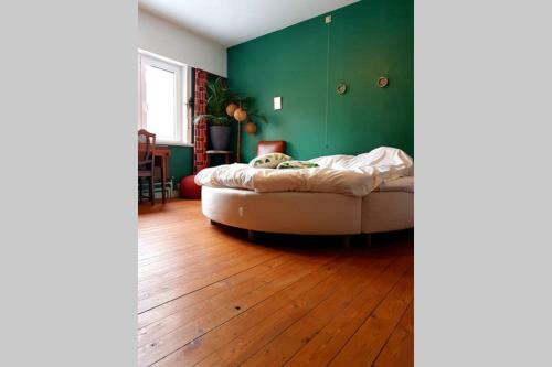 Vakantiewoning In Mol Centrum Met Eigen Bar "casacuriosa"