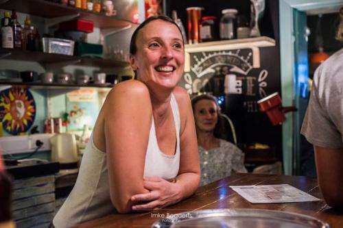 Vakantiewoning In Mol Centrum Met Eigen Bar "casacuriosa"
