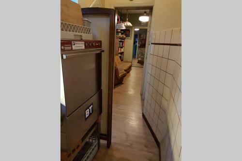 Vakantiewoning In Mol Centrum Met Eigen Bar "casacuriosa"