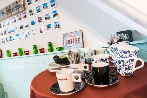 Vakantiewoning In Mol Centrum Met Eigen Bar "casacuriosa"
