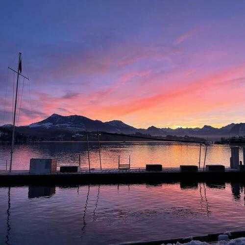 Apartamento Sch�ne 2.5 Zimmer Stadtwohnung Mit Balkon Im Herzen Vom Luzern