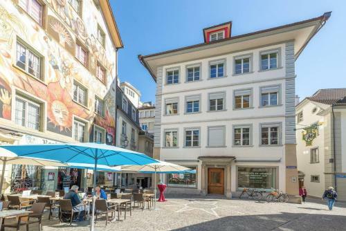 Apartamento Sch�ne 2.5 Zimmer Stadtwohnung Mit Balkon Im Herzen Vom Luzern