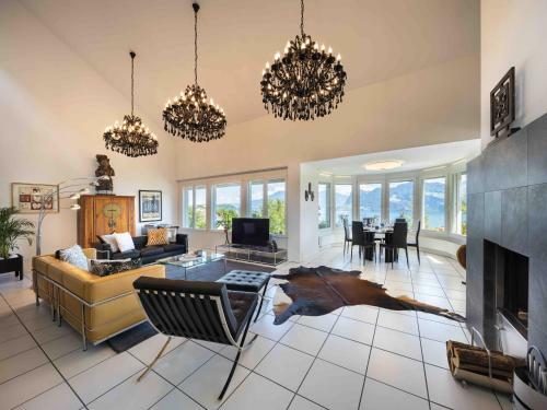 Villa Ysara, 7 Bedroom Pool Villa With Lake Lucerne View