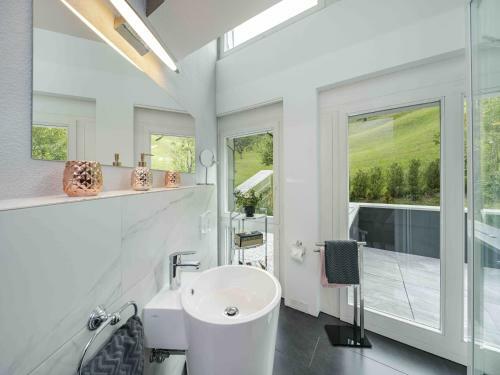 Villa Ysara, 7 Bedroom Pool Villa With Lake Lucerne View