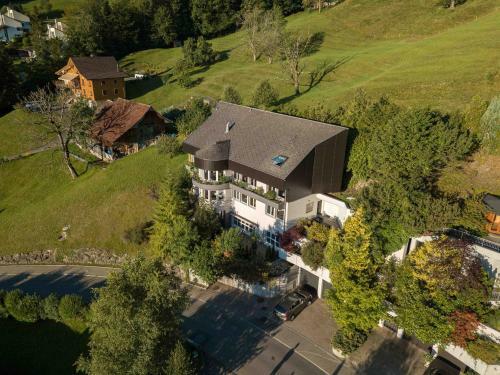 Villa Ysara, 7 Bedroom Pool Villa With Lake Lucerne View