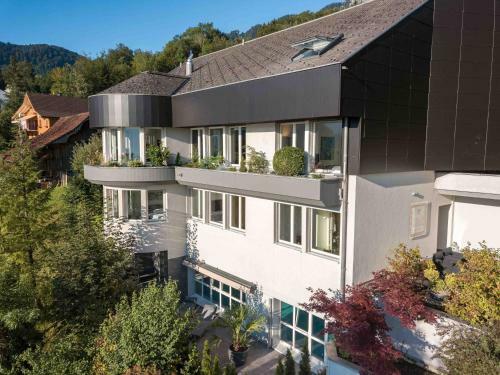 Villa Ysara, 7 Bedroom Pool Villa With Lake Lucerne View