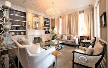 St. James Hotel, An Ascend Collection Hotel