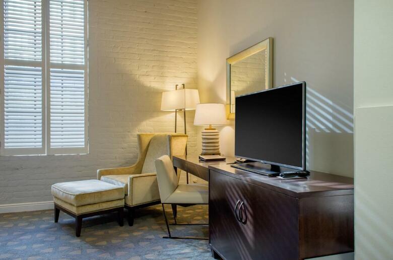 Wyndham Riverfront New Orleans Hotel