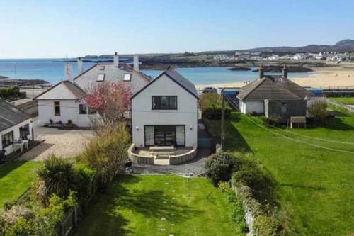 Tullochside-4 Bed-sea Front -ravenspoint Road