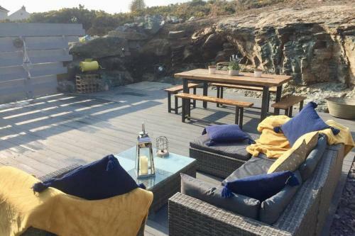Echo Beach-large 4 Bed Beach House-trearddur Bay