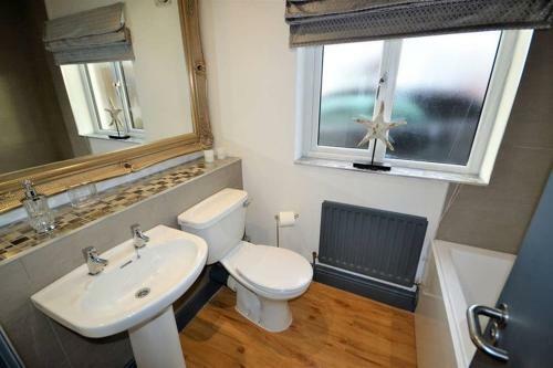 Echo Beach-large 4 Bed Beach House-trearddur Bay