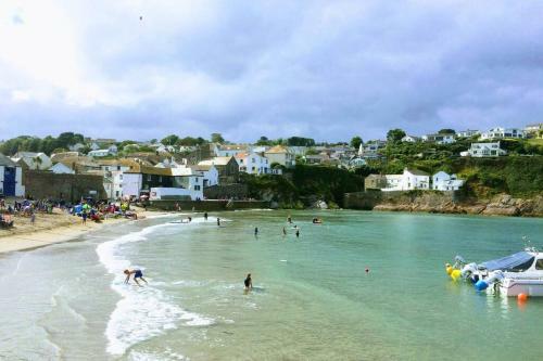 Top Deck - Ancient Fishing Village - Available Sat - Sat