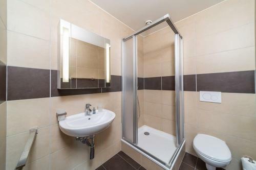 Albergue Miramonte Single Lake View Room