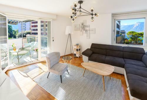 ? Central Apartment | Terrace & Private Parking ?