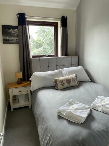 Two Bedroom Apartment- Private Parking-tenby