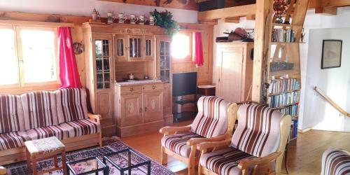 Grosses Ferienhaus Mit Sauna Im Skigeb. Obersaxen