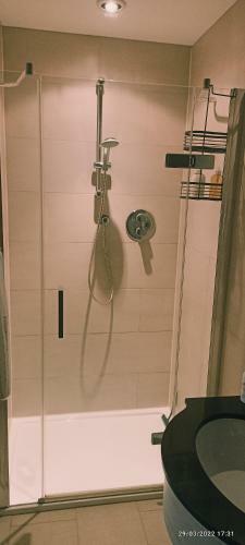 Outlander Boutique B&B King