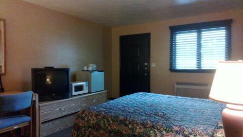 Motel Colonial Inn Mercer-grove City