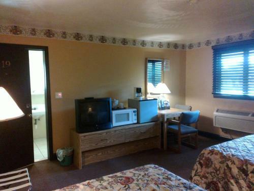 Motel Colonial Inn Mercer-grove City