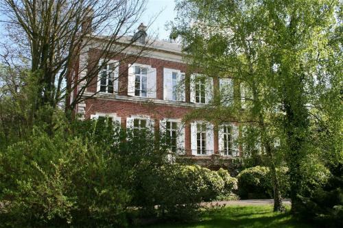 Bed & Breakfast Le Ch�teau De Philiomel