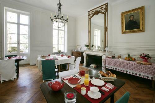 Bed & Breakfast Le Ch�teau De Philiomel