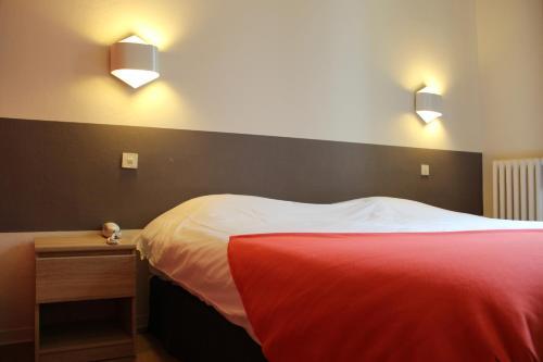 Logis L'arbousier - Hotel De La Paix