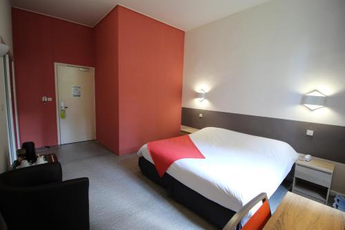 Logis L'arbousier - Hotel De La Paix