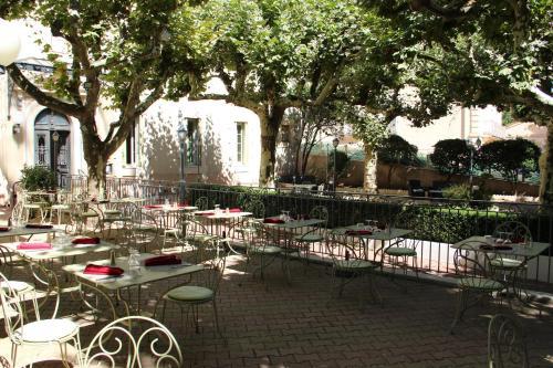 Logis L'arbousier - Hotel De La Paix
