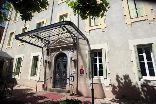Logis L'arbousier - Hotel De La Paix