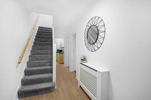 Apartamento Pinewood Studios Bright 4 Bed 2 Bath House Near Slough