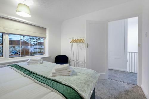 Apartamento Pinewood Studios Bright 4 Bed 2 Bath House Near Slough