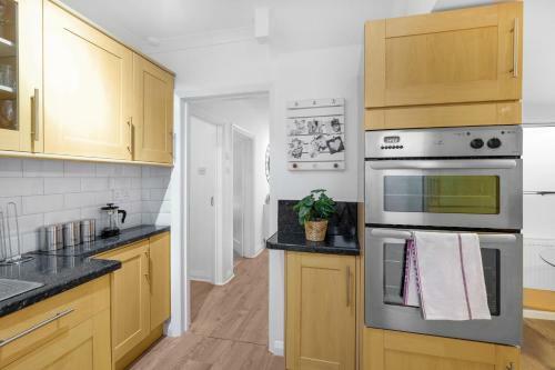 Apartamento Pinewood Studios Bright 4 Bed 2 Bath House Near Slough
