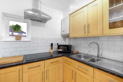 Apartamento Pinewood Studios Bright 4 Bed 2 Bath House Near Slough