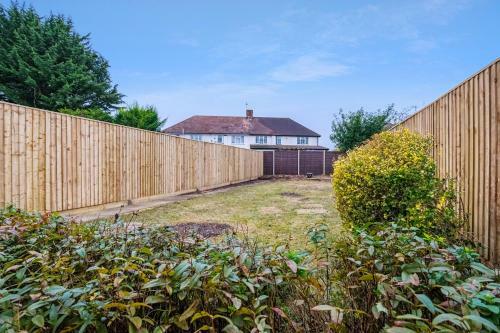 Apartamento Pinewood Studios Bright 4 Bed 2 Bath House Near Slough