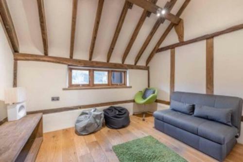 Dorney Barn - By The Accommodation Club