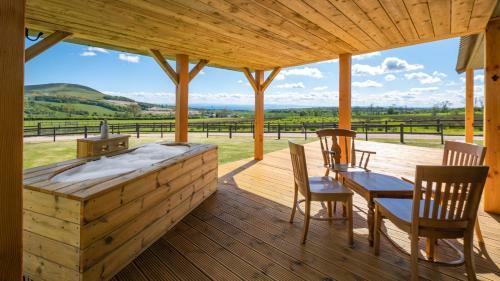 Heartland With Hot Tub